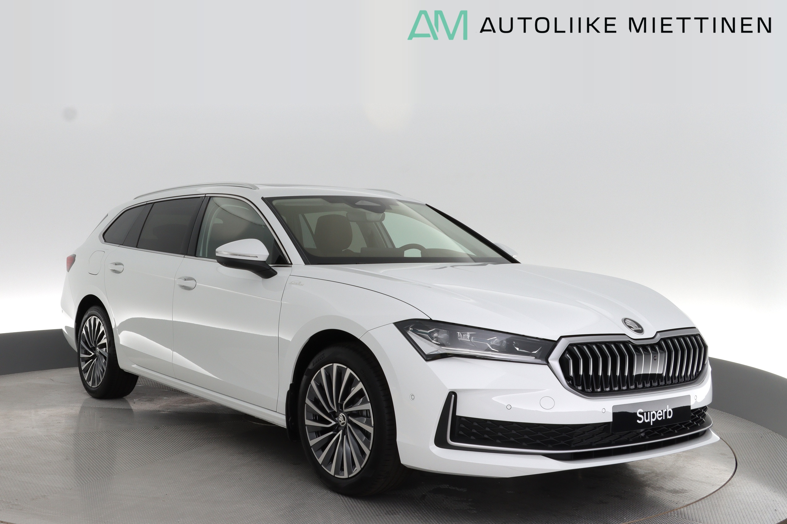 SKODA Superb 2025