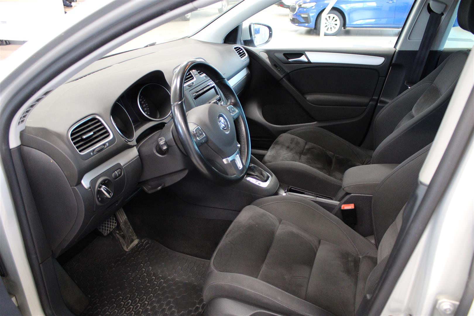 VOLKSWAGEN GOLF 2012