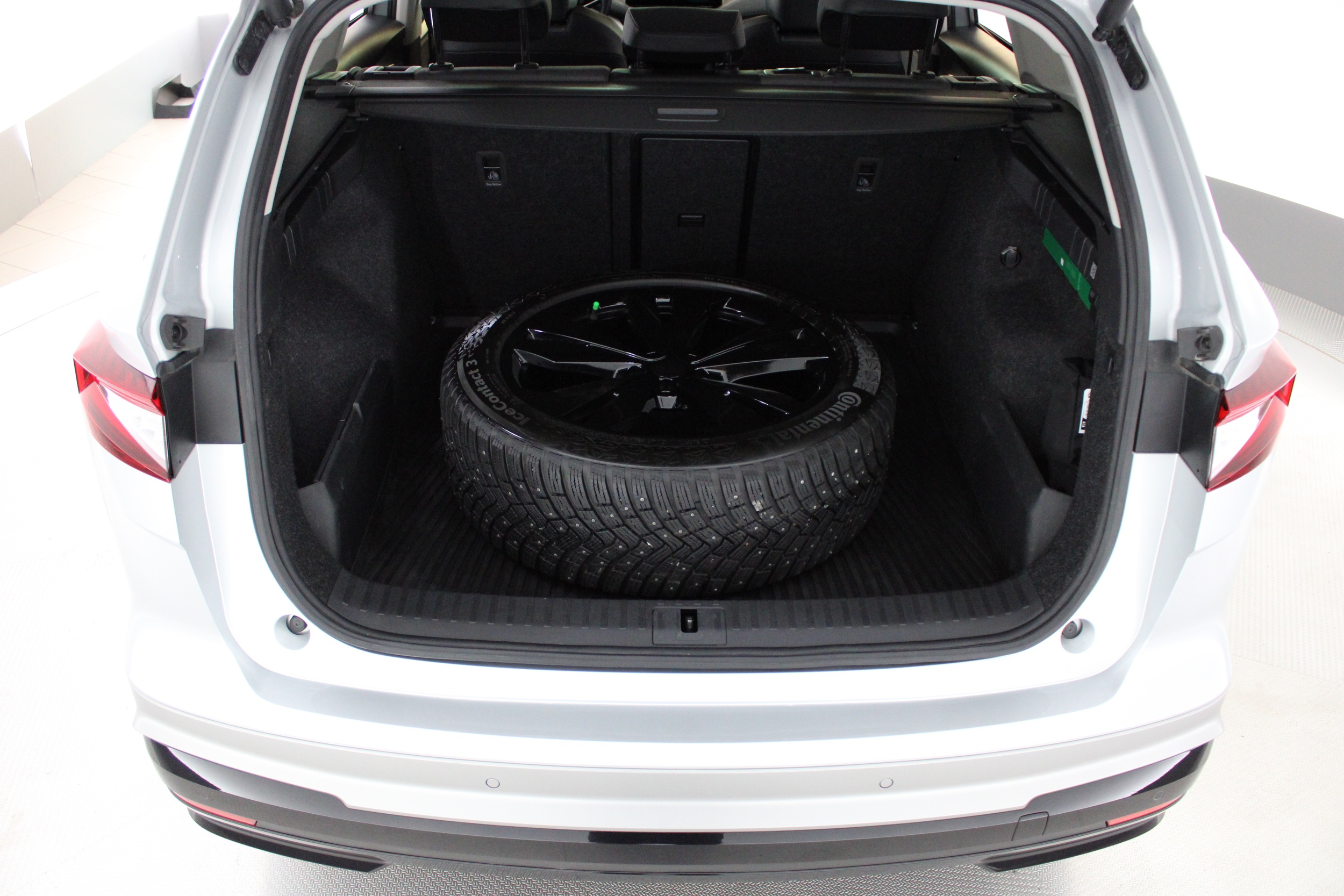SKODA Enyaq 2025