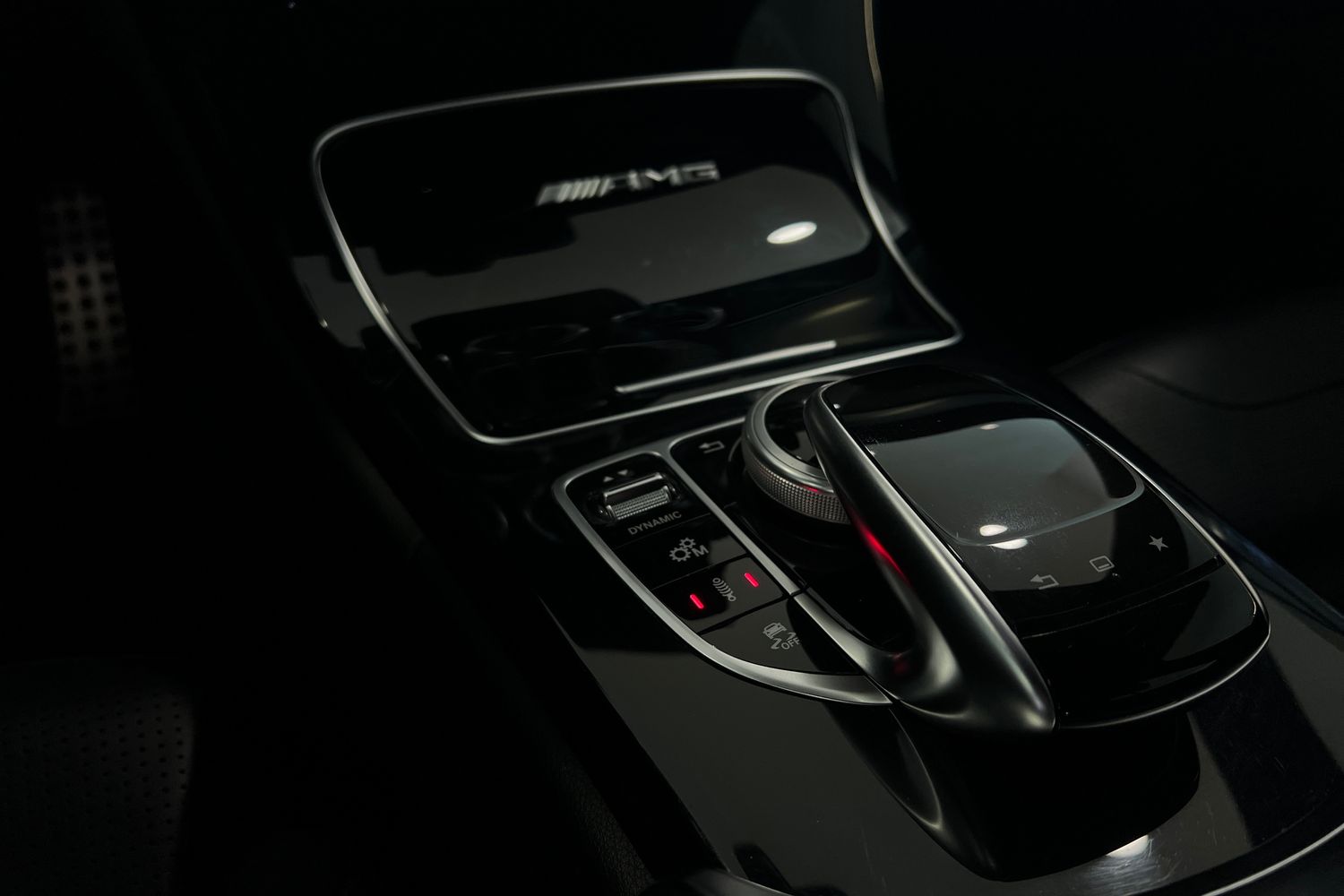 Mercedes-Benz C 63 AMG Distronic+ / HUD / Comand / Burmester / Keyless / IHC+ /  Muistit / Martelius -Putkisto