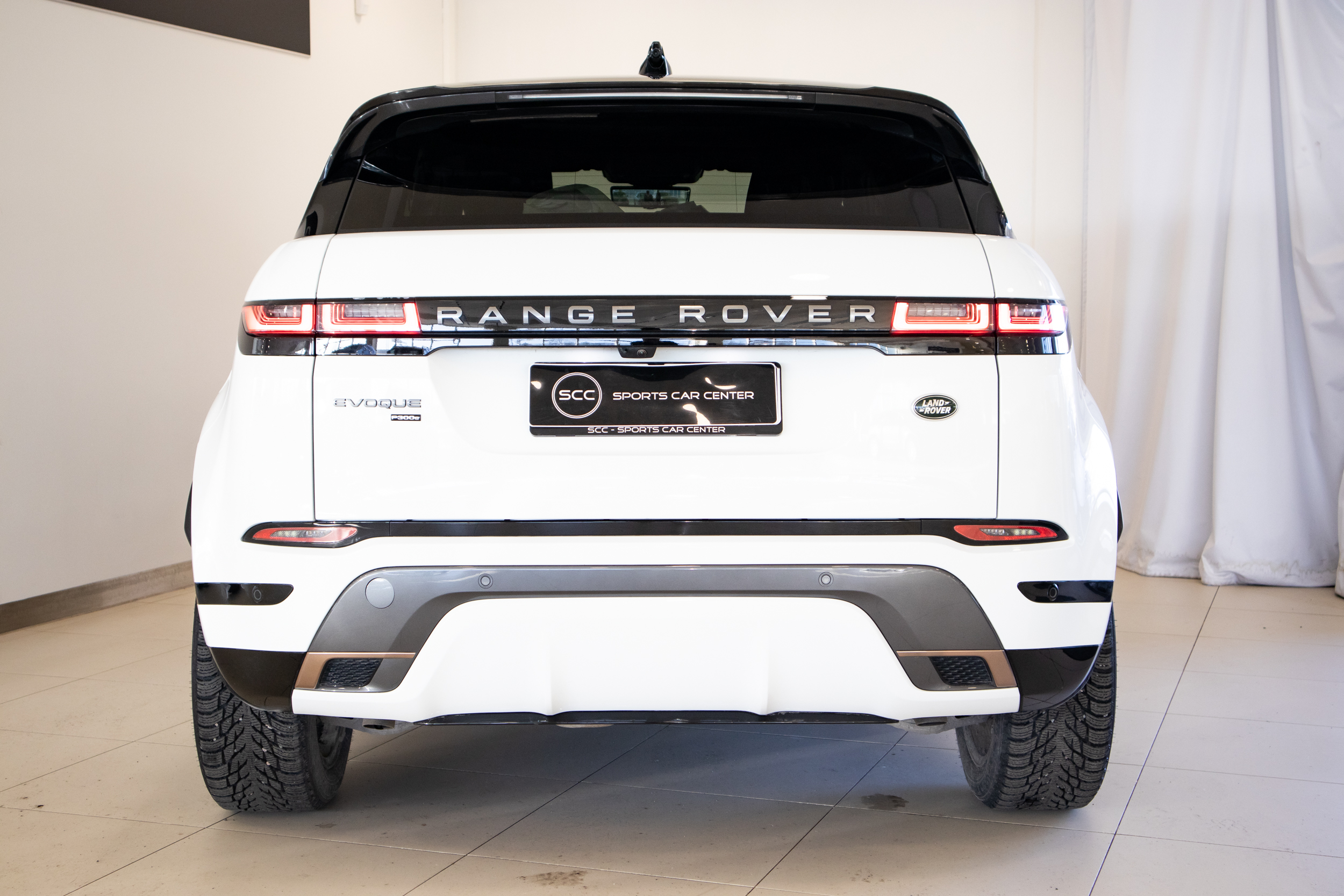 Land Rover Range Rover Evoque P300e Plug-in hybrid AWD R-Dynamic S  // Merkkihuollettu / ACC / Nahkaverhoilu / Cold Climate / 1-om