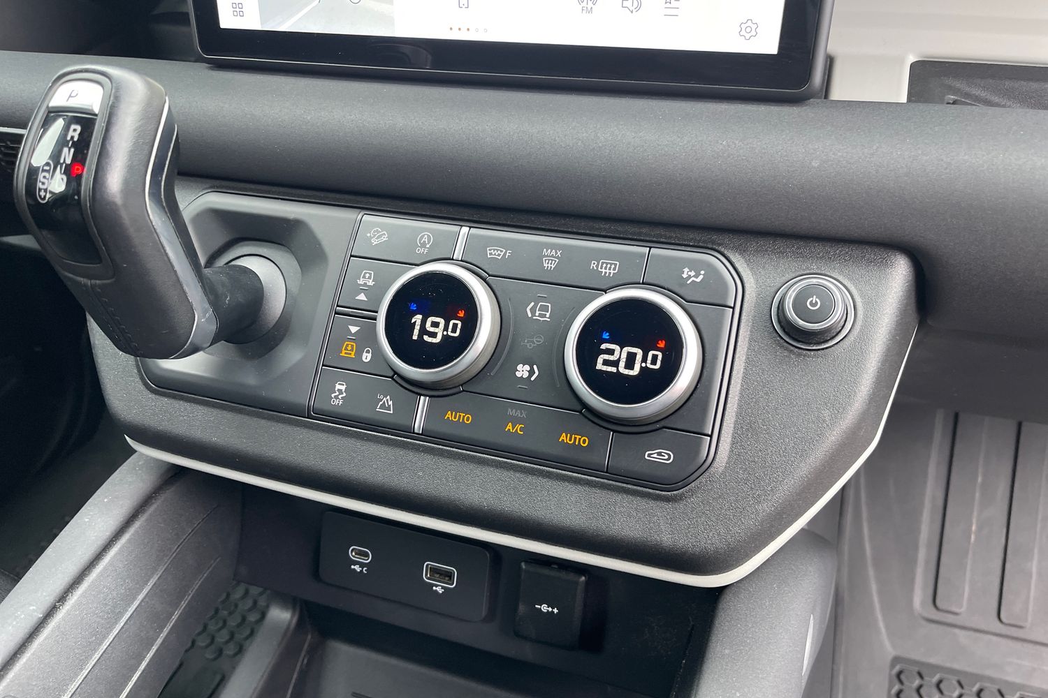 Land Rover Defender 2021