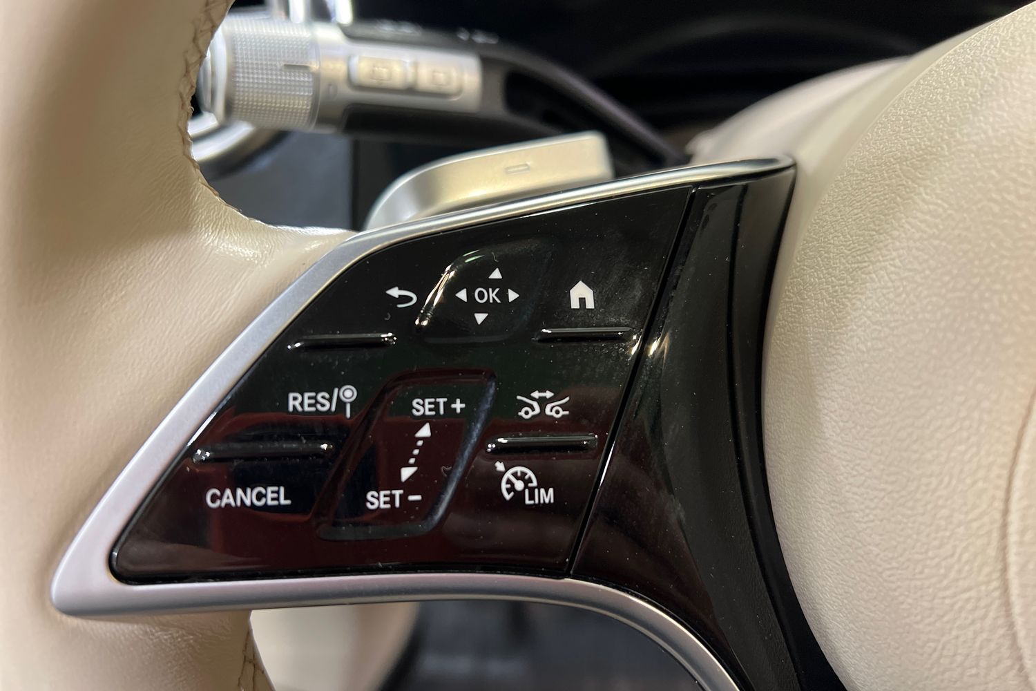 Mercedes-Benz EQS SUV 2023