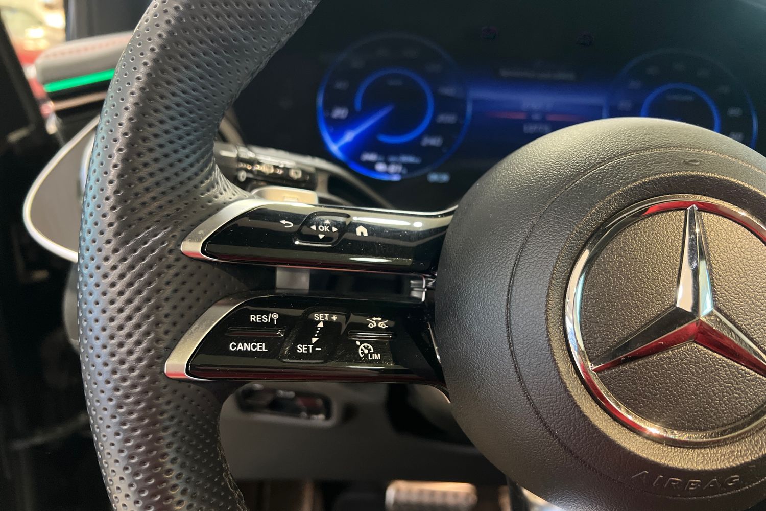 Mercedes-Benz EQE SUV 2024