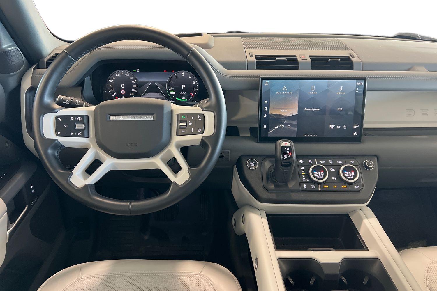 Land Rover Defender 2025