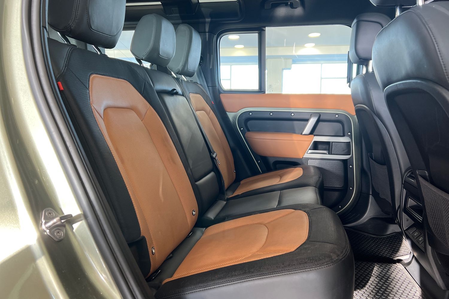 Land Rover Defender 2022