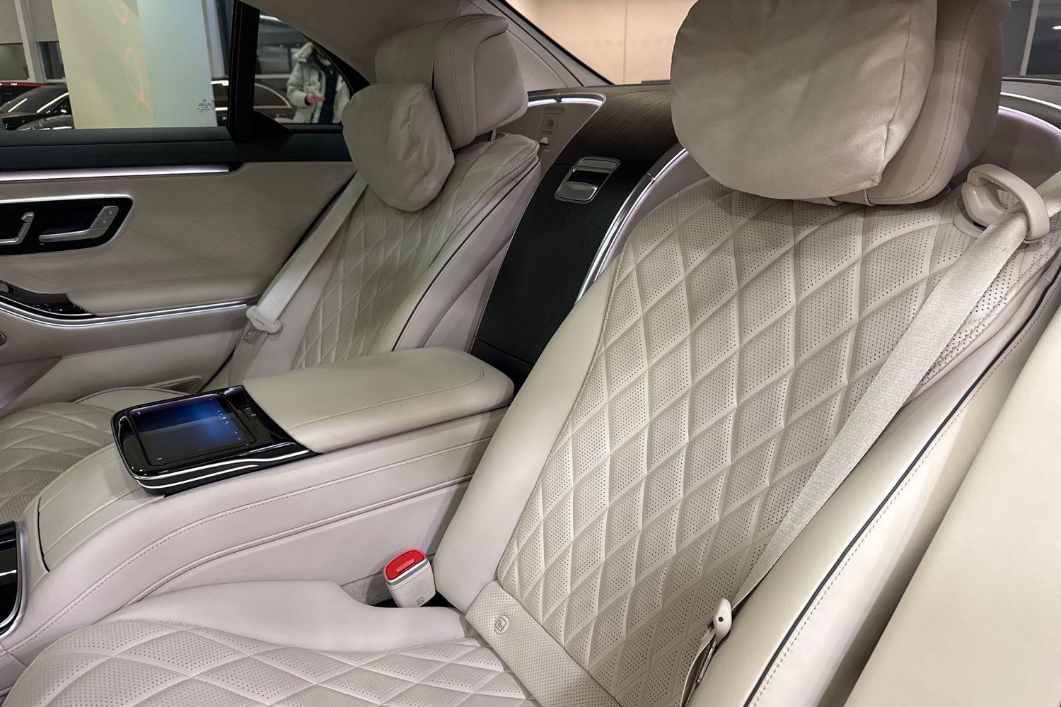 Mercedes-Benz S 580 e 4MATIC L // Business Class -paketti / Burmester® High-End 4D / Exclusive-Paketti / First Class