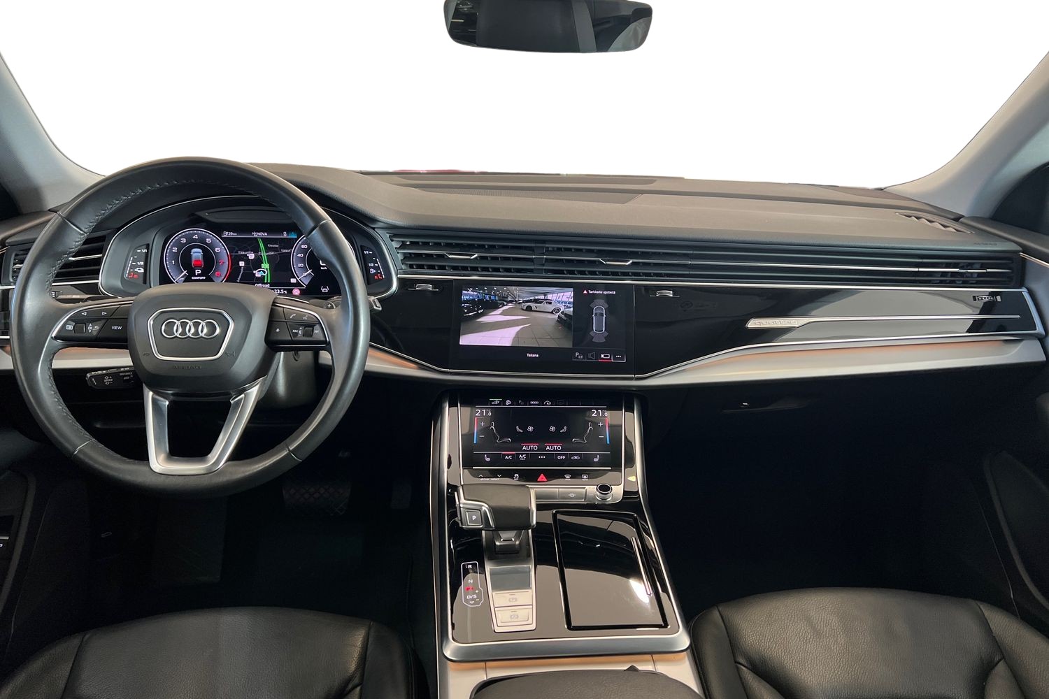 Audi Q8 55 TFSI e 280 kW quattro tiptronic // Tour & City paketit / ACC / Matrix / Vetokoukku / Jatkotakuu