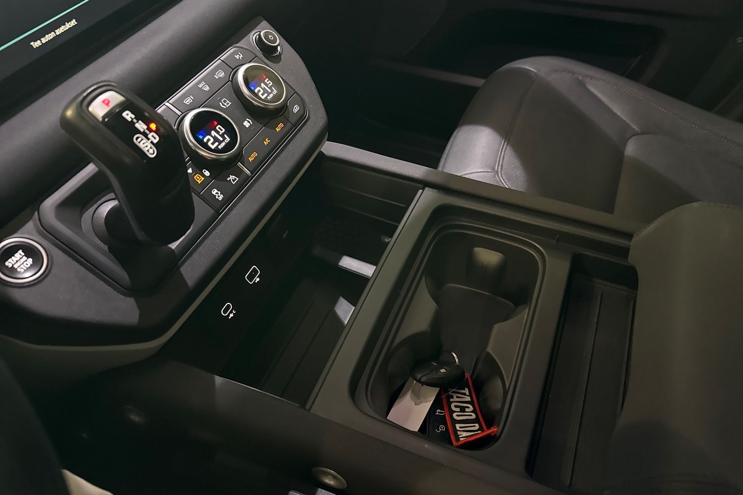 Land Rover Defender 2022