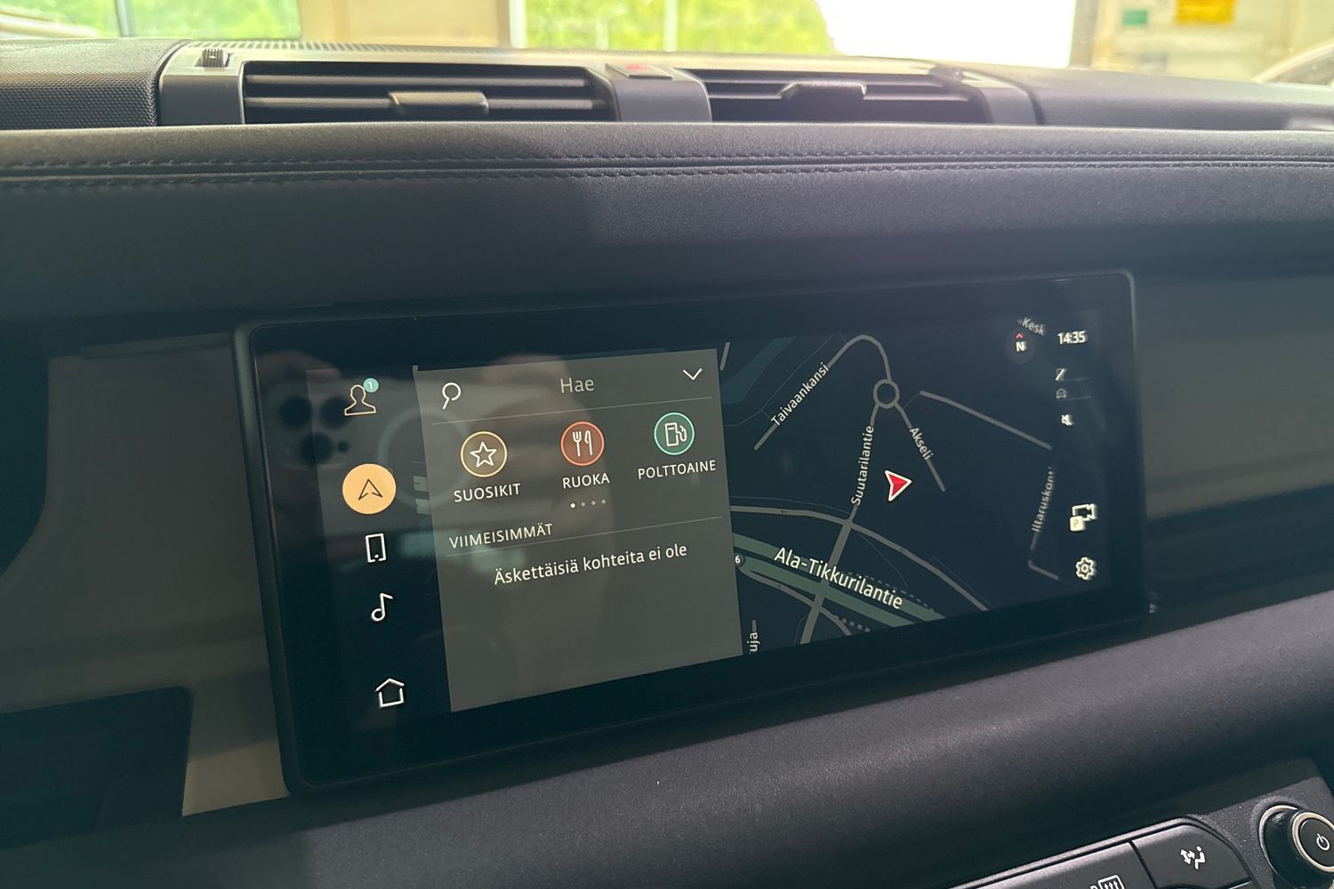 Land Rover Defender 2022