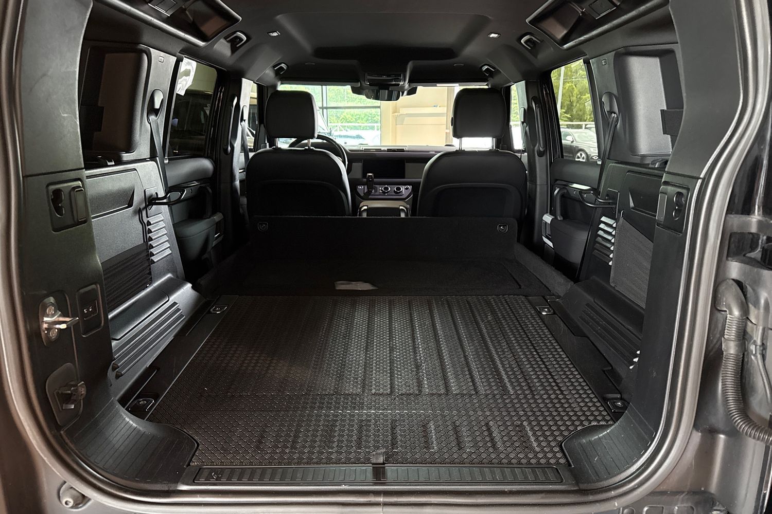 Land Rover Defender 2022