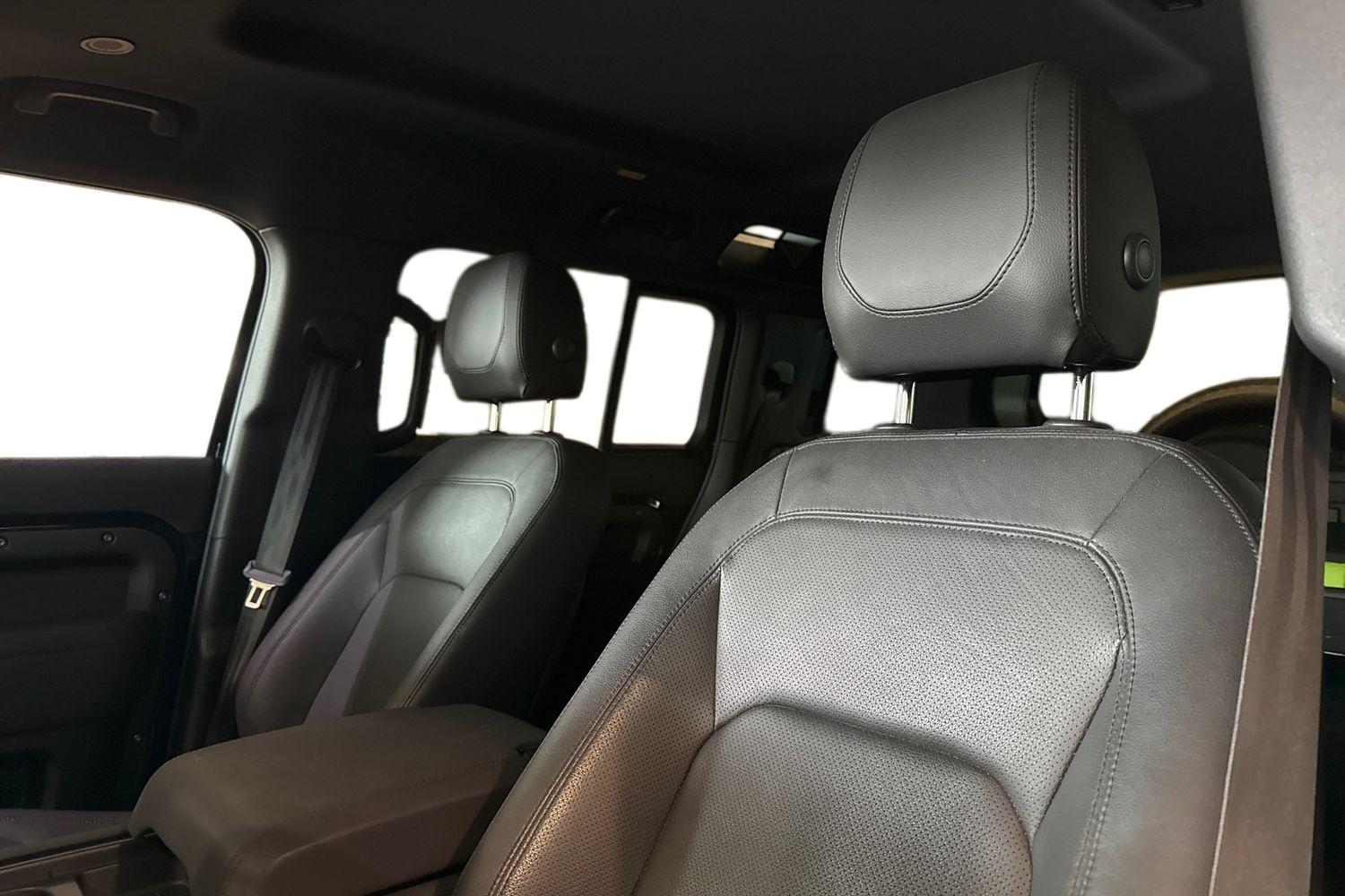 Land Rover Defender 2022