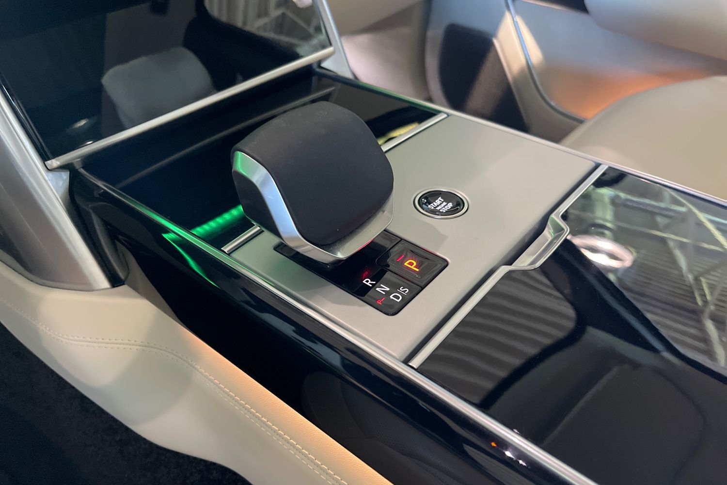 Land Rover Range Rover 2025