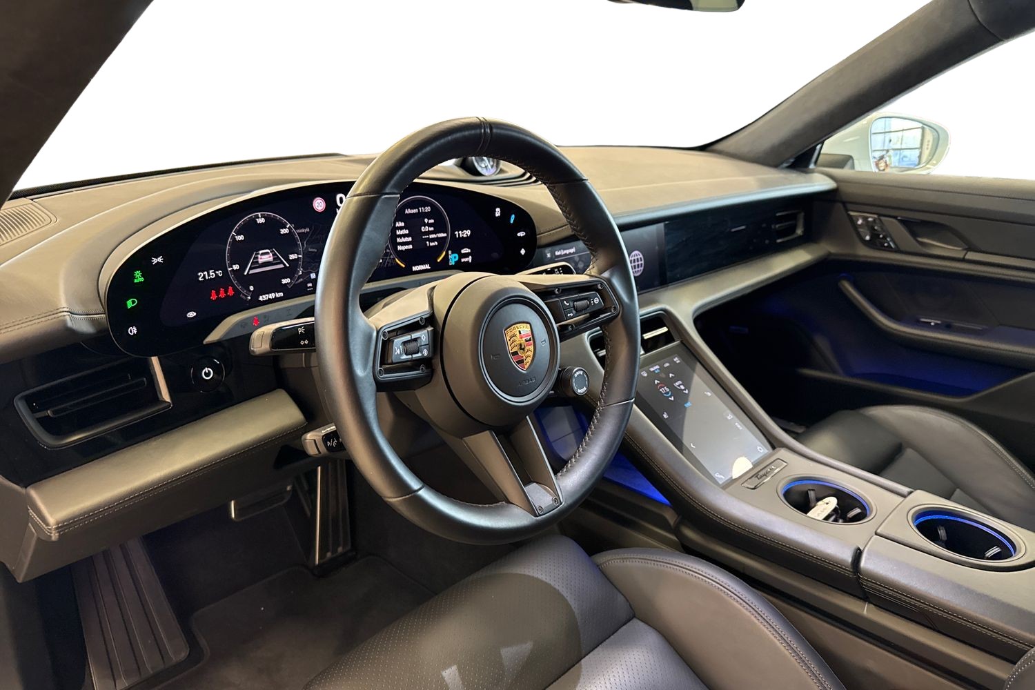 Porsche Taycan Turbo / Nelipyöräohjaus / PDCC / Active Cruise / BOSE®/ 360°/ Lämpöpumppu / Sport Chrono / 21"