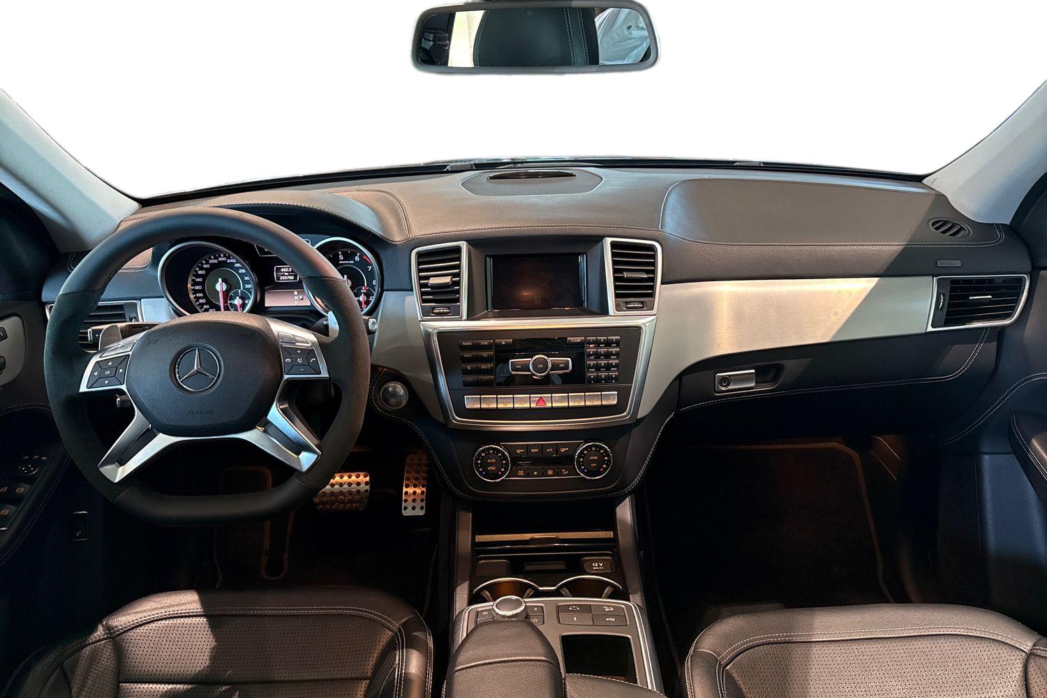 Mercedes-Benz ML 63 AMG 2012