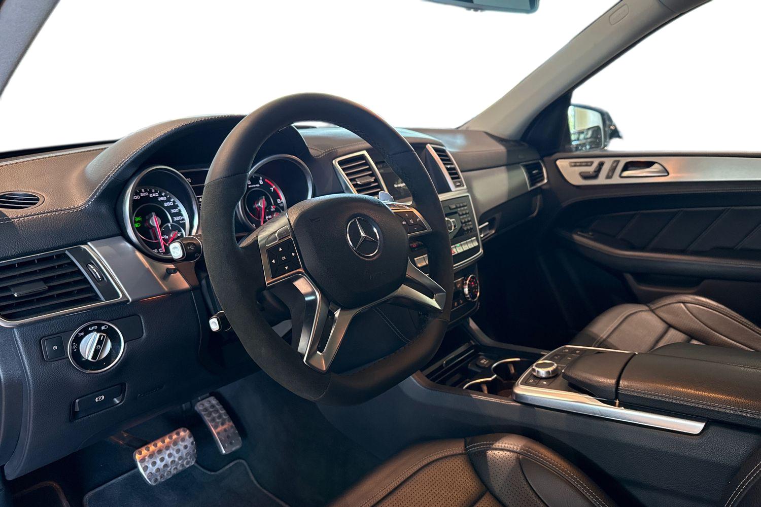 Mercedes-Benz ML 63 AMG 2012