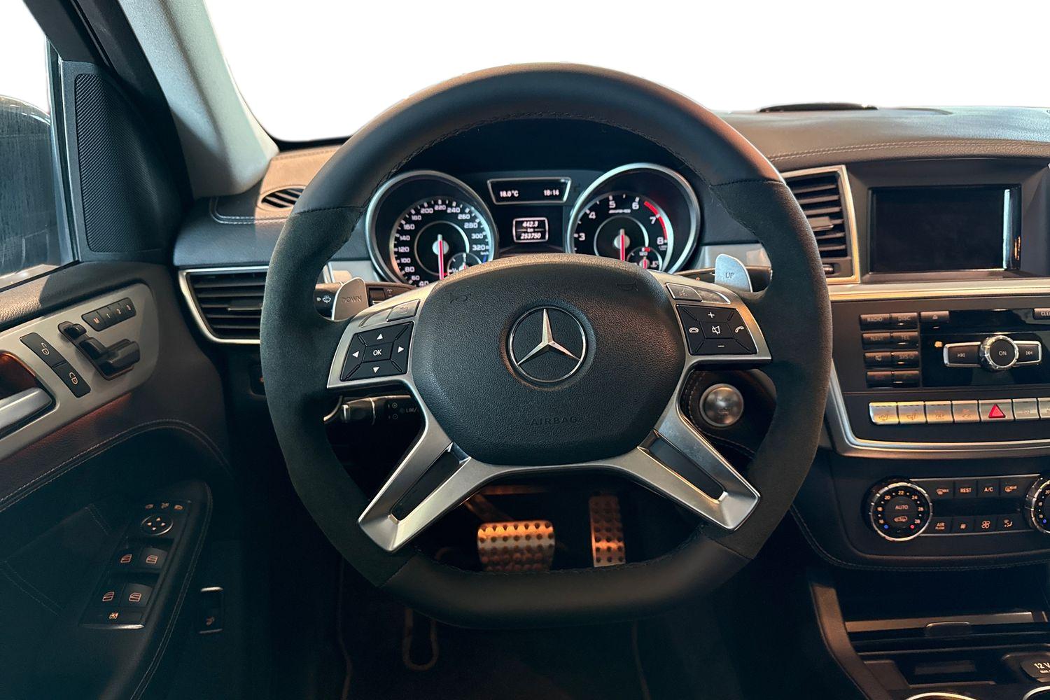 Mercedes-Benz ML 63 AMG 2012