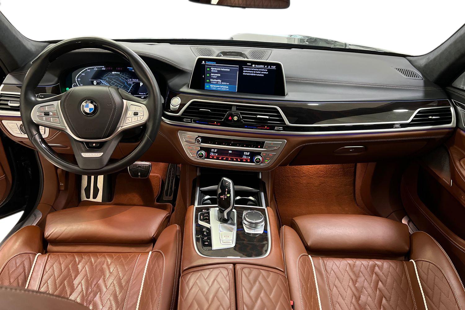 BMW 745 2021