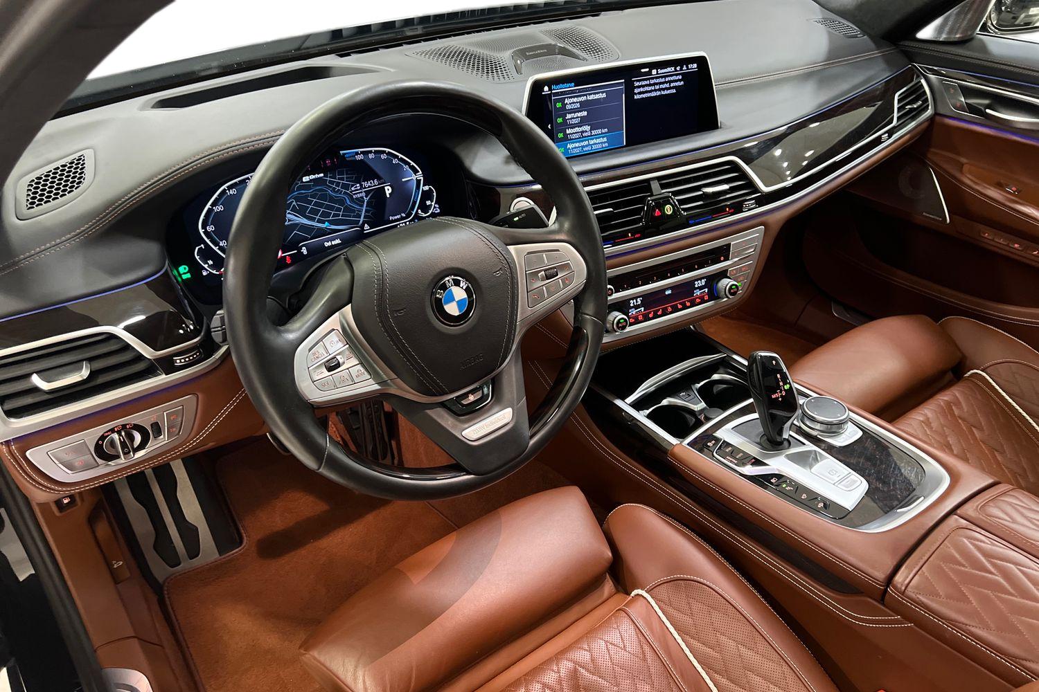 BMW 745 2021