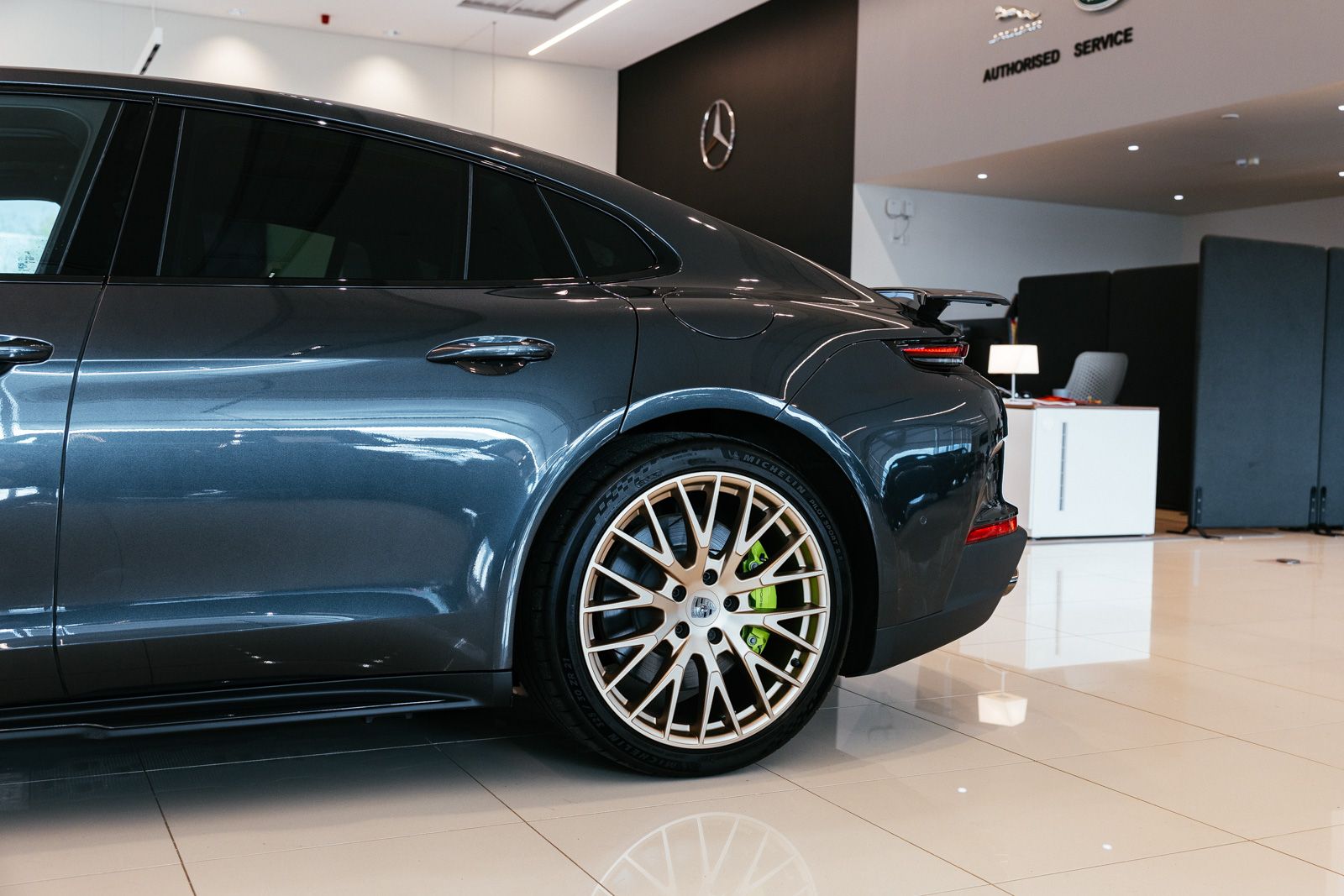 Porsche Panamera 2025
