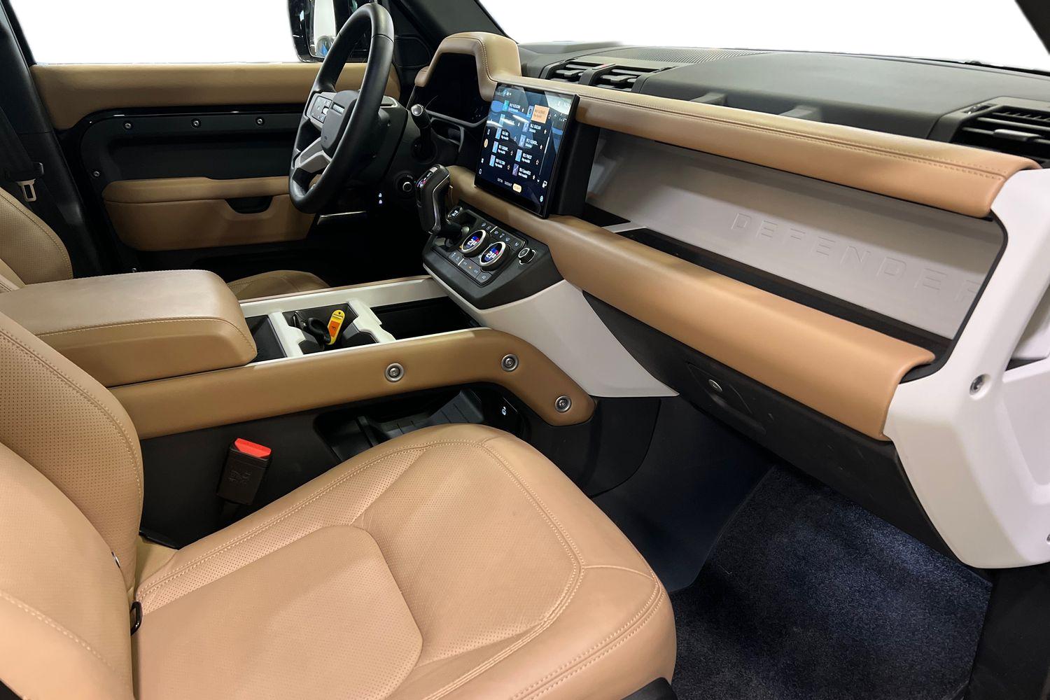 Land Rover Defender 2025