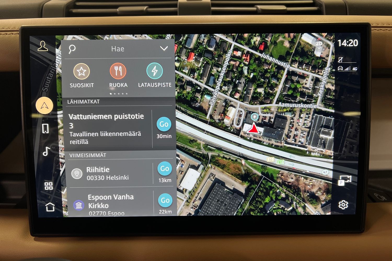 Land Rover Defender 2025