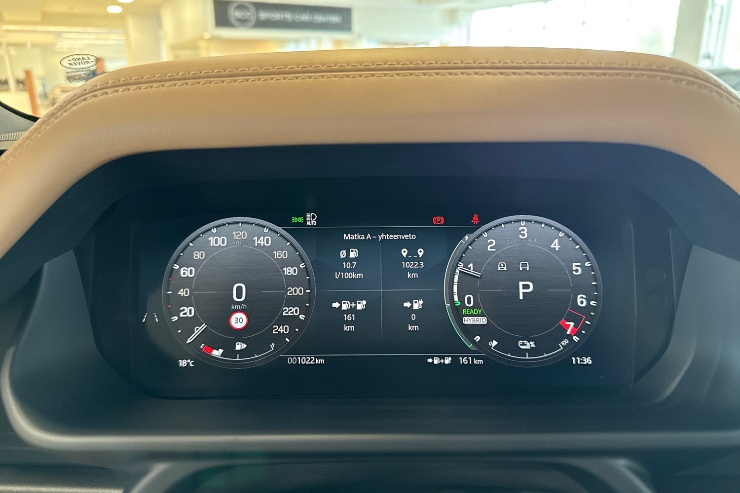 Land Rover Defender 2025