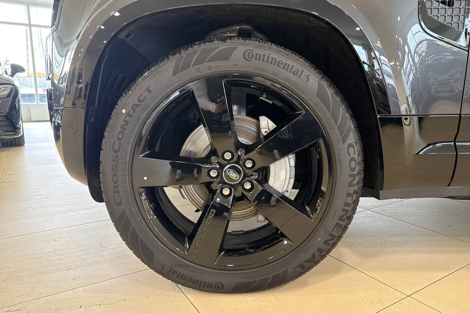 Land Rover Defender 2025