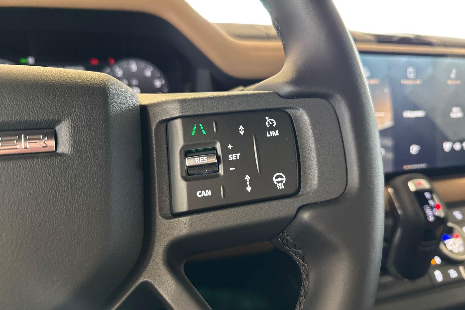 Land Rover Defender 2025