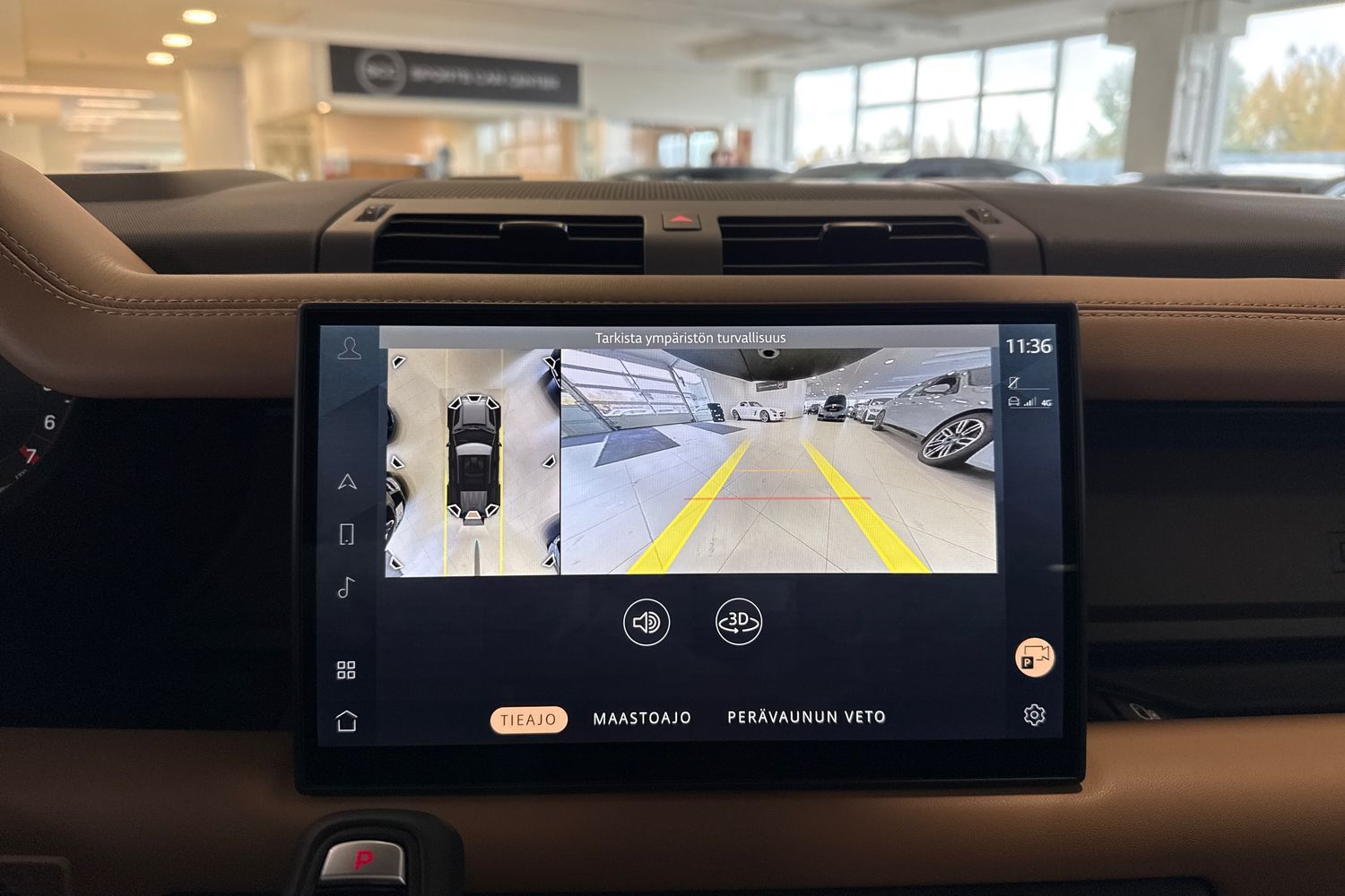 Land Rover Defender 2025