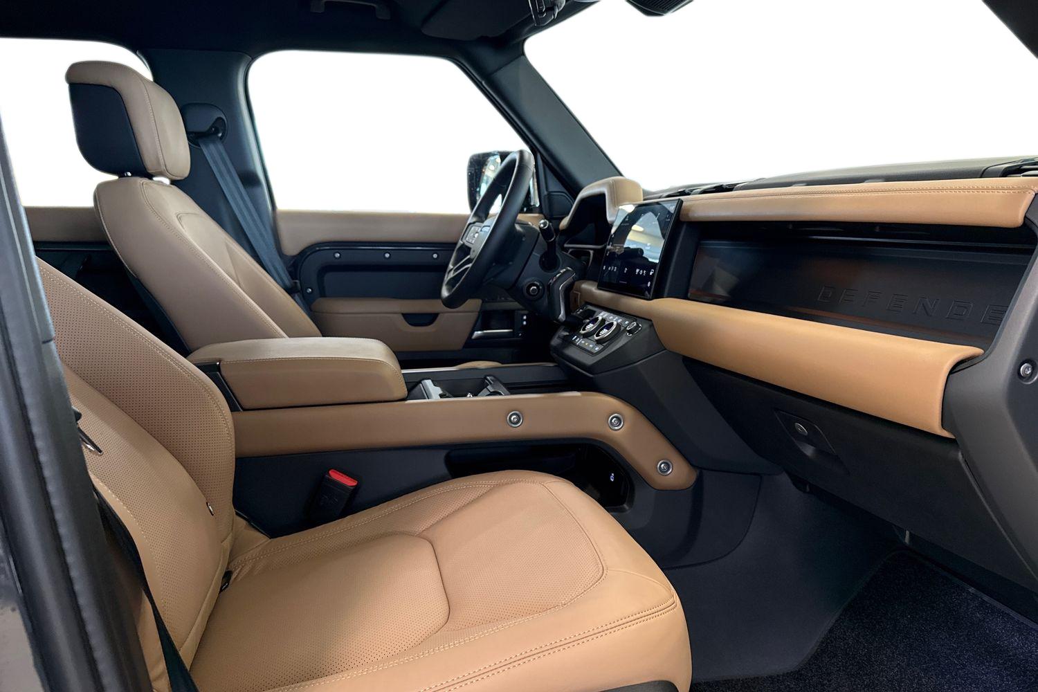 Land Rover Defender 2025