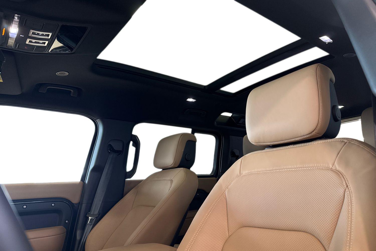 Land Rover Defender 2025