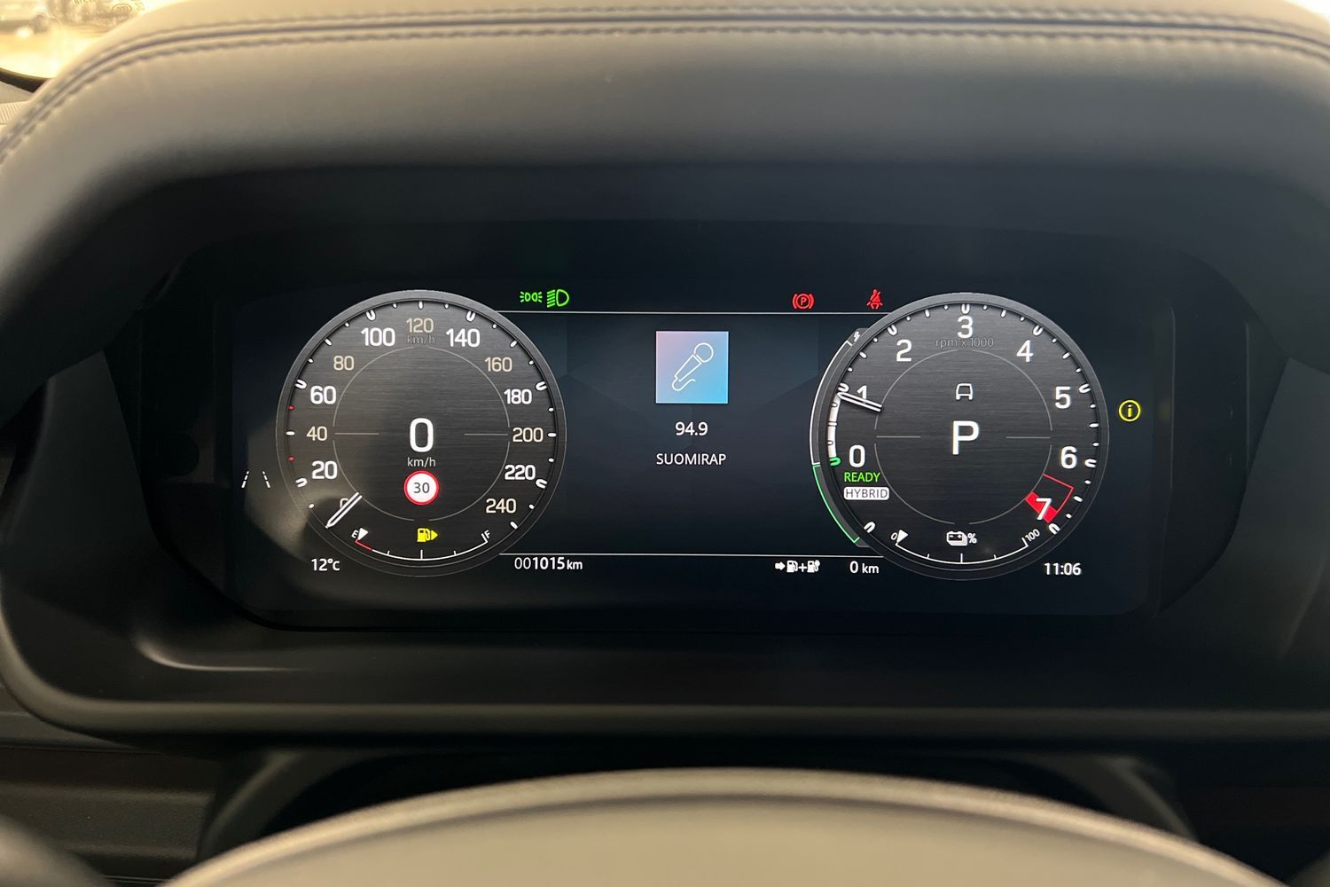 Land Rover Defender 2025