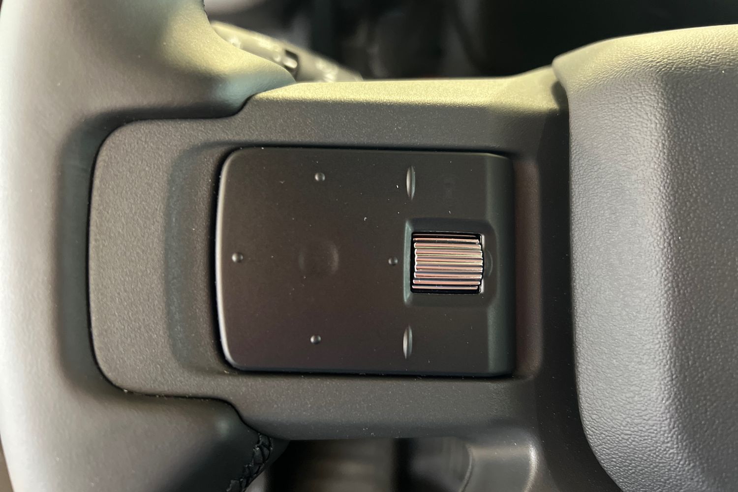 Land Rover Defender 2025