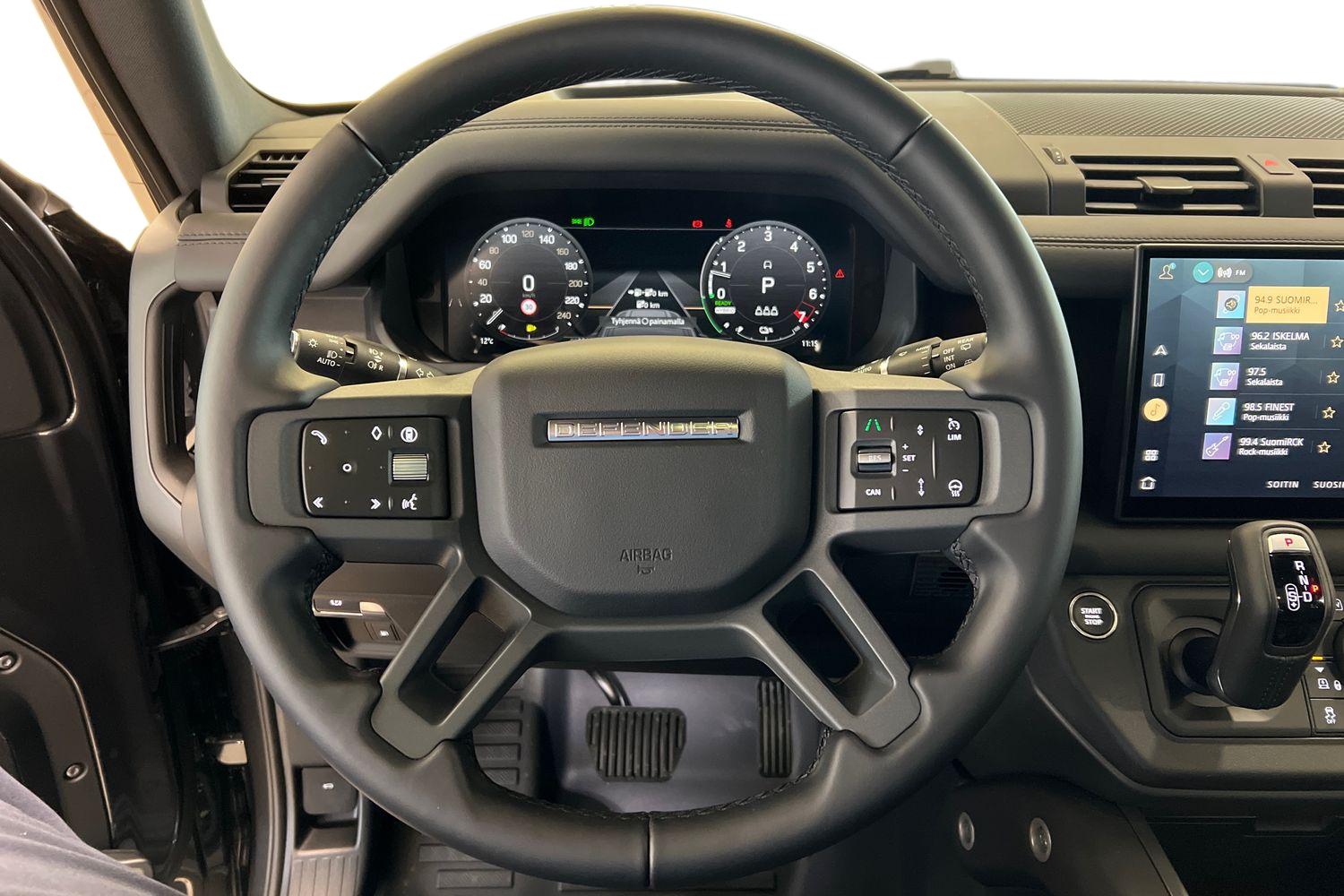 Land Rover Defender 2025