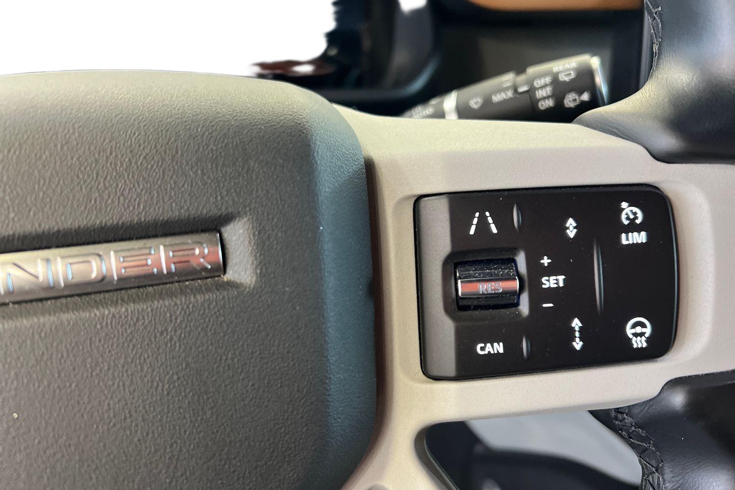 Land Rover Defender 2023