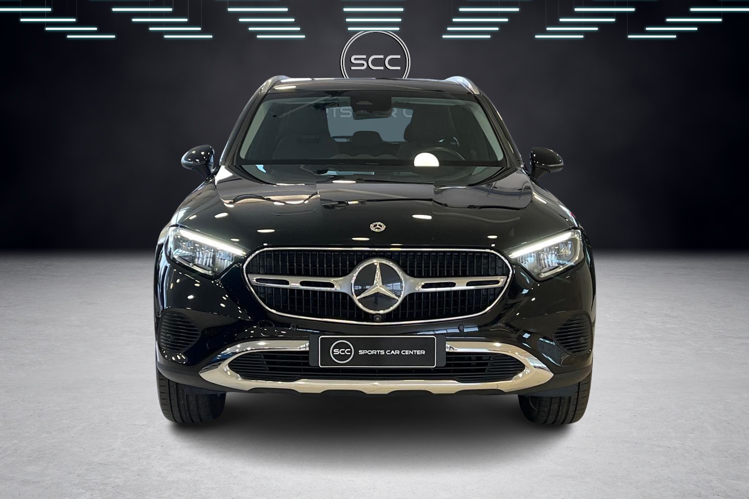 Mercedes-Benz GLC 300 e 4MATIC A // Panorama / Vetokoukku / 360 / Keyless-Go / LED / Distronic