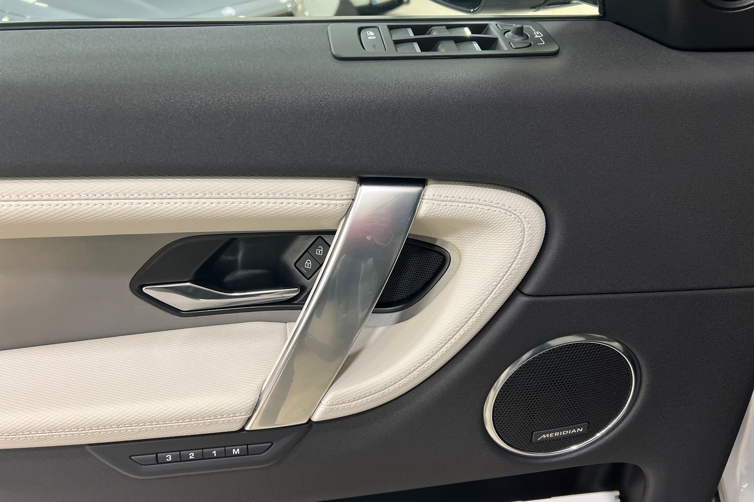 Land Rover Discovery Sport 2024