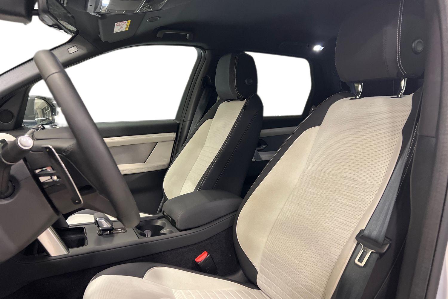 Land Rover Discovery Sport 2024