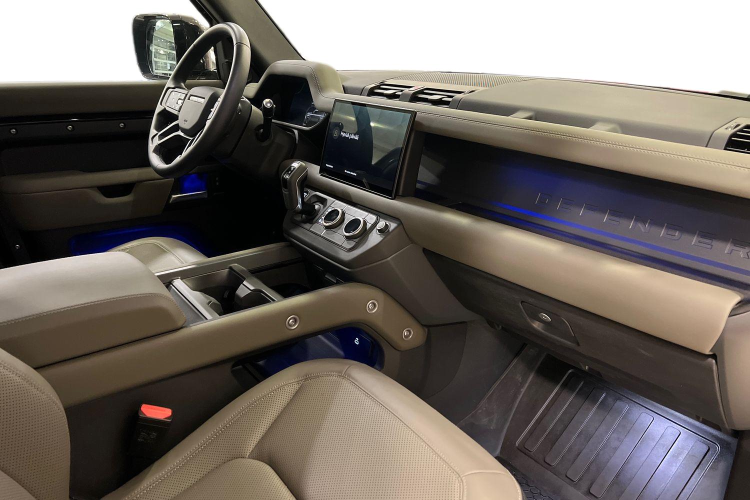 Land Rover Defender 2025