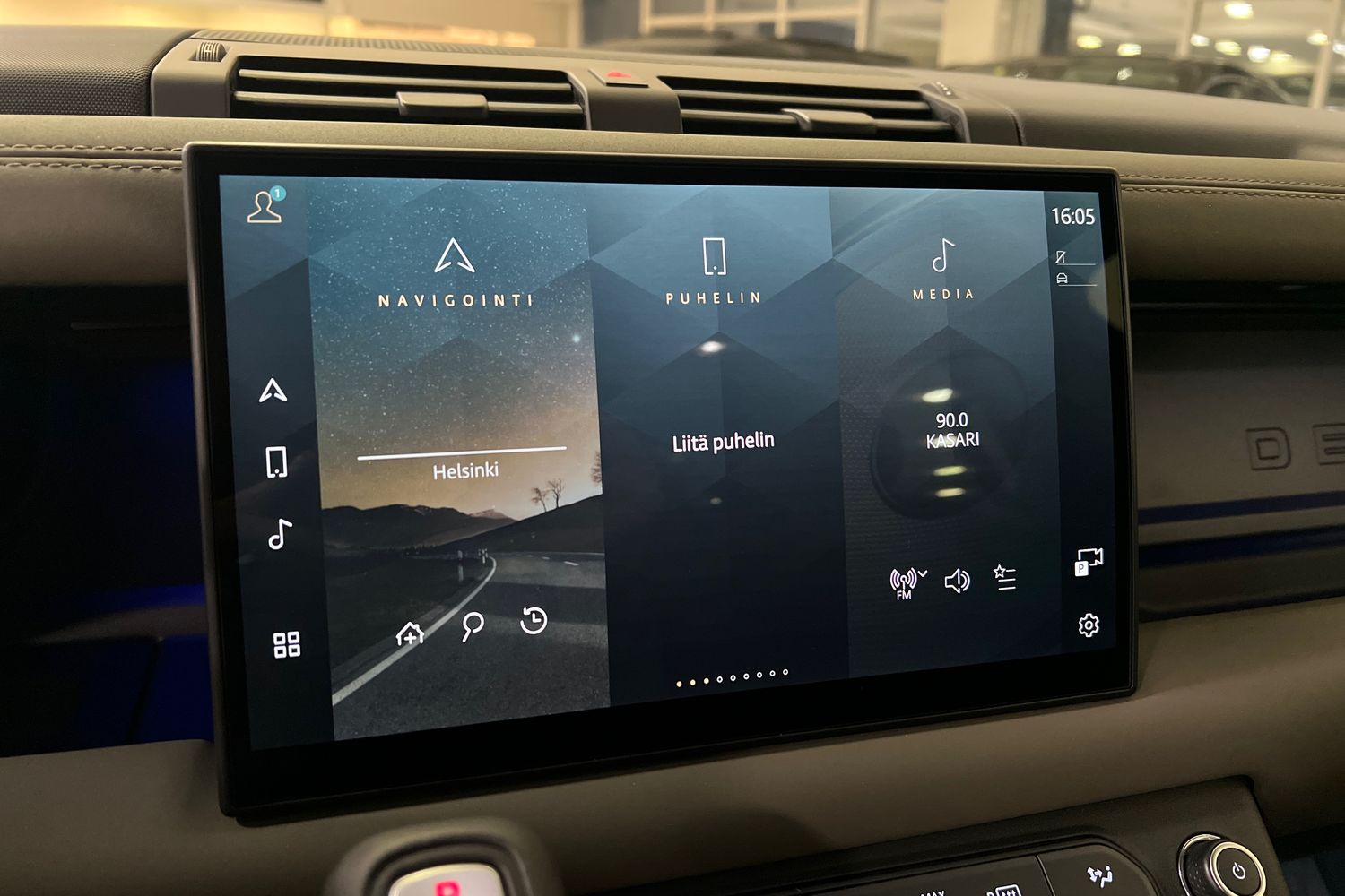 Land Rover Defender 2025