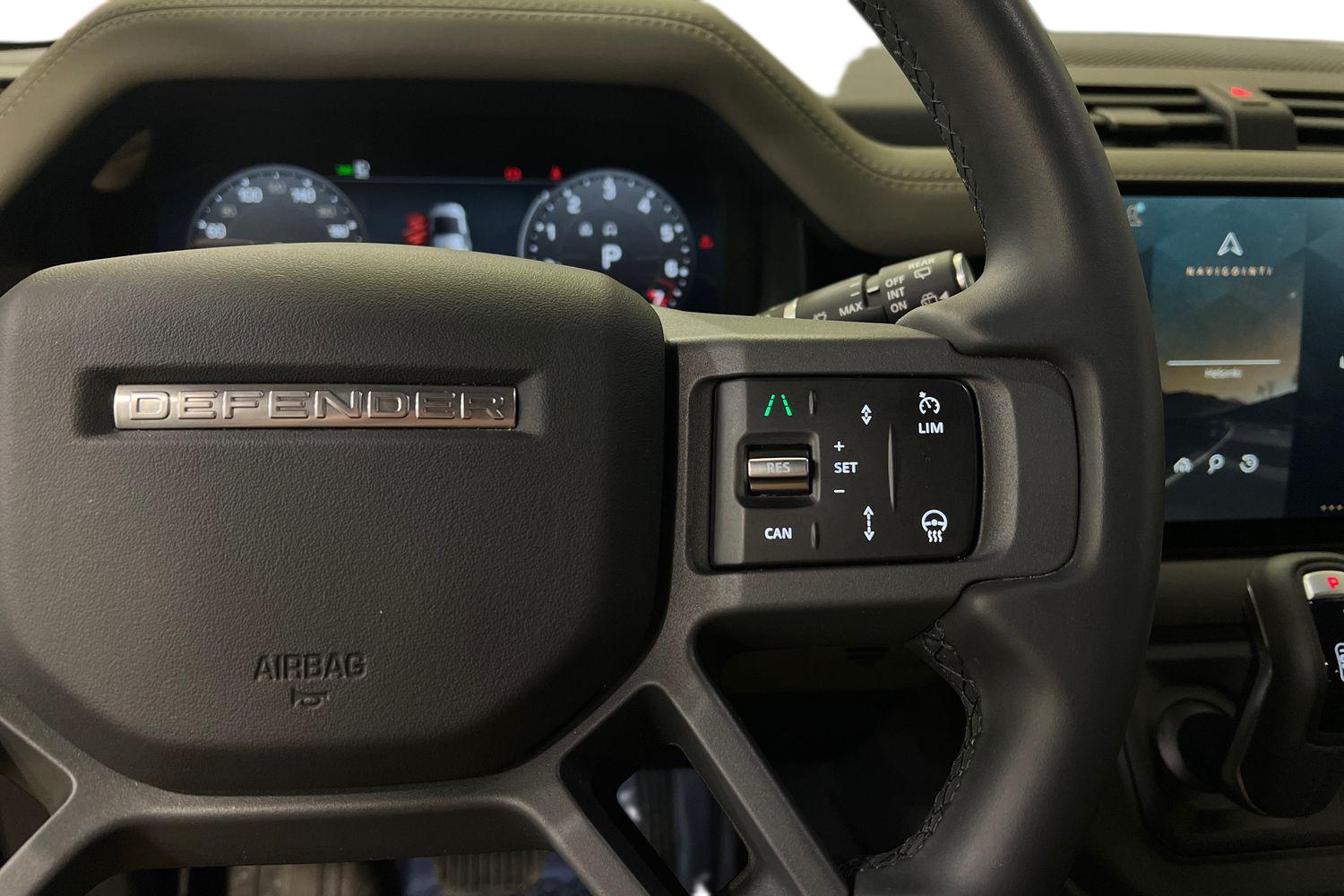 Land Rover Defender 2025