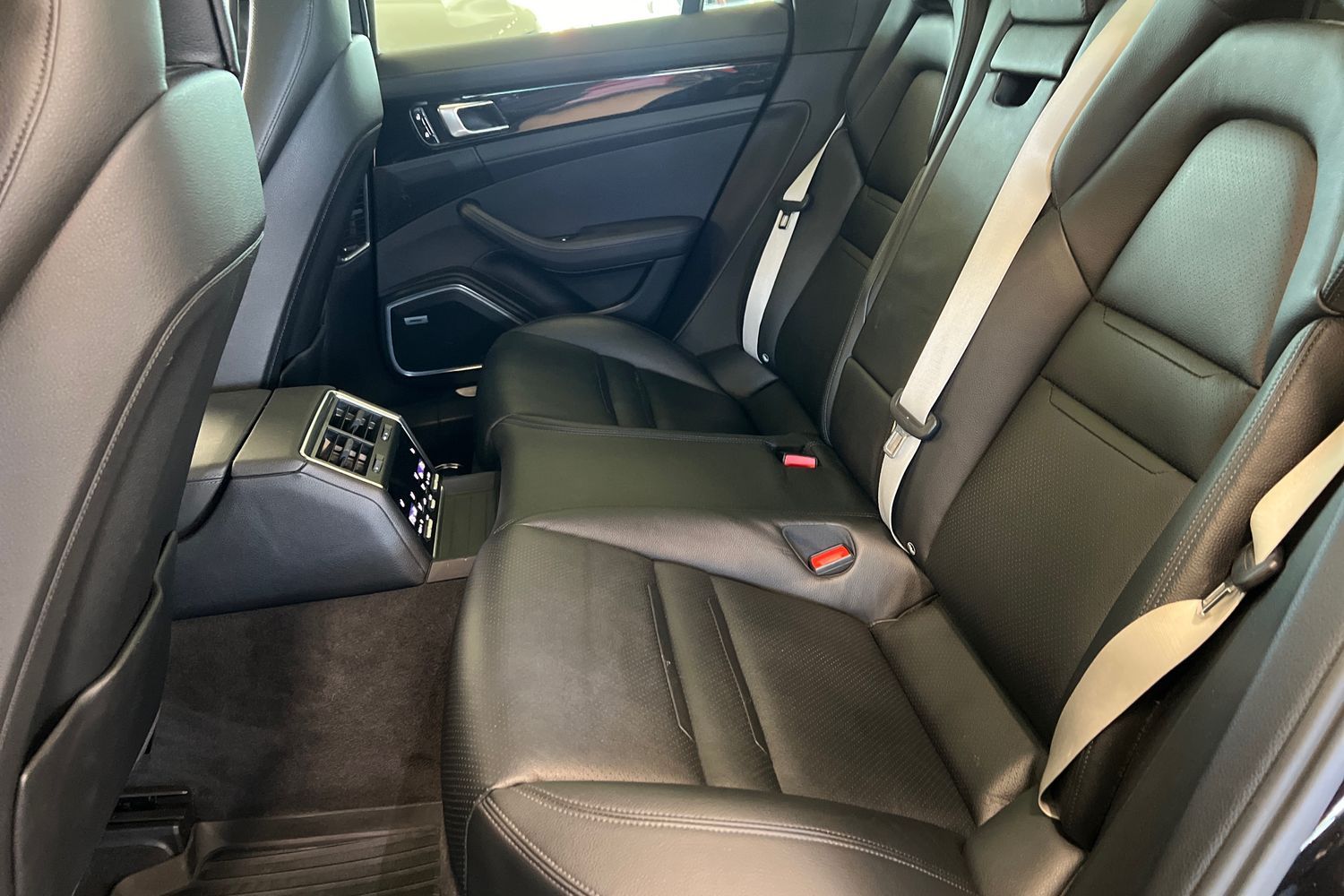 Porsche Panamera 2021