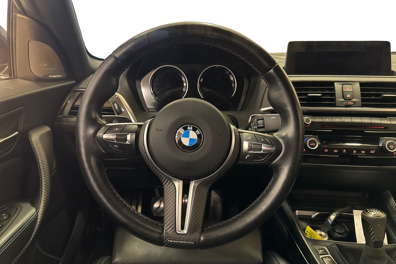 BMW M2 F87 M2 LCI // Perf. Putkisto / H&K / Adapt. LED / Prof. Navi / Comfort Access / Manuaali!