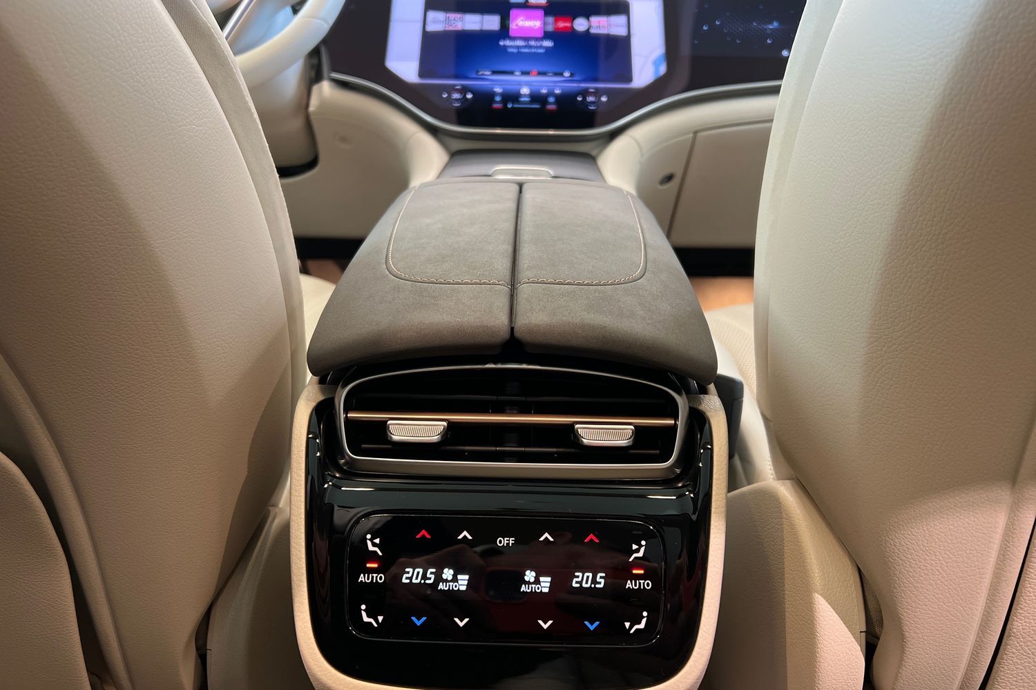 Mercedes-Benz EQS SUV 2023