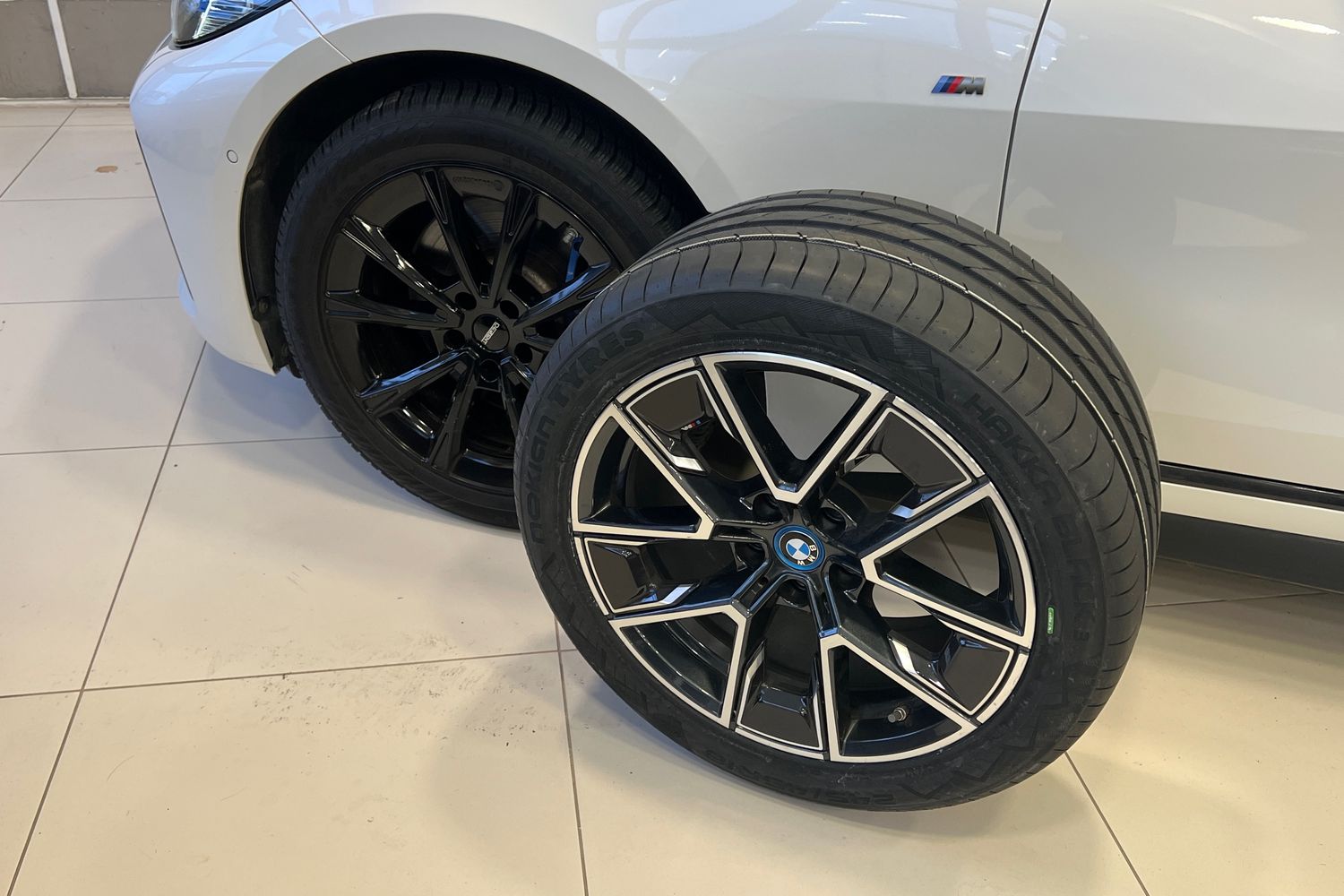 BMW i4 M50 // Laser-ajovalot / Vetokoukku / ACC / Parking assistant prof / Comfort Access