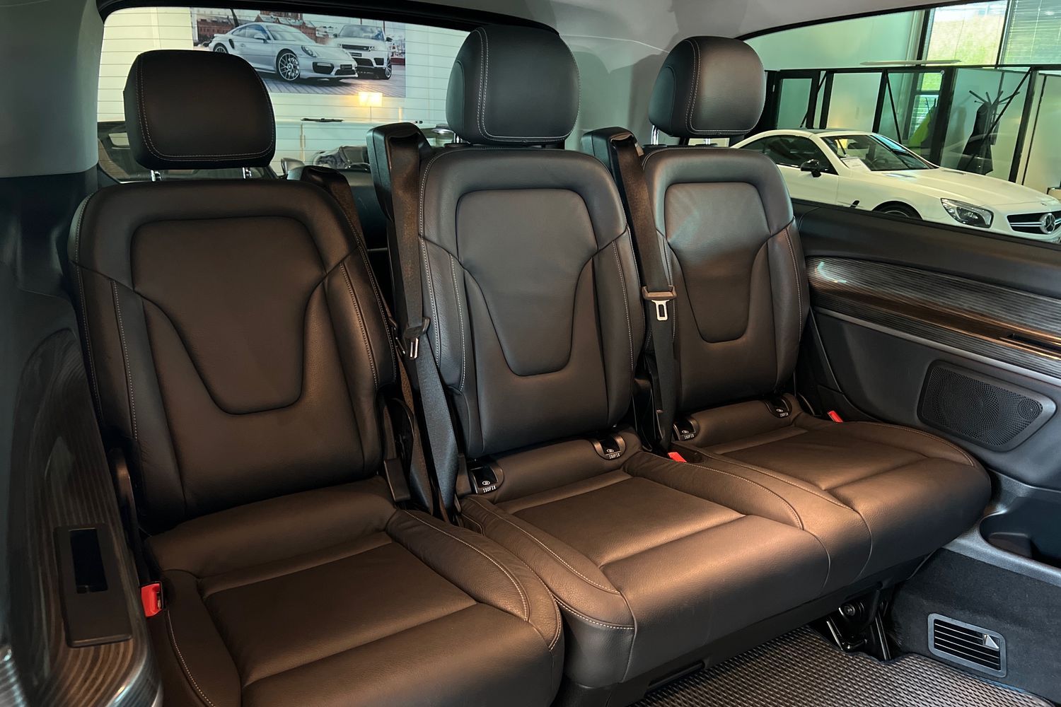 Mercedes-Benz V 300 2023
