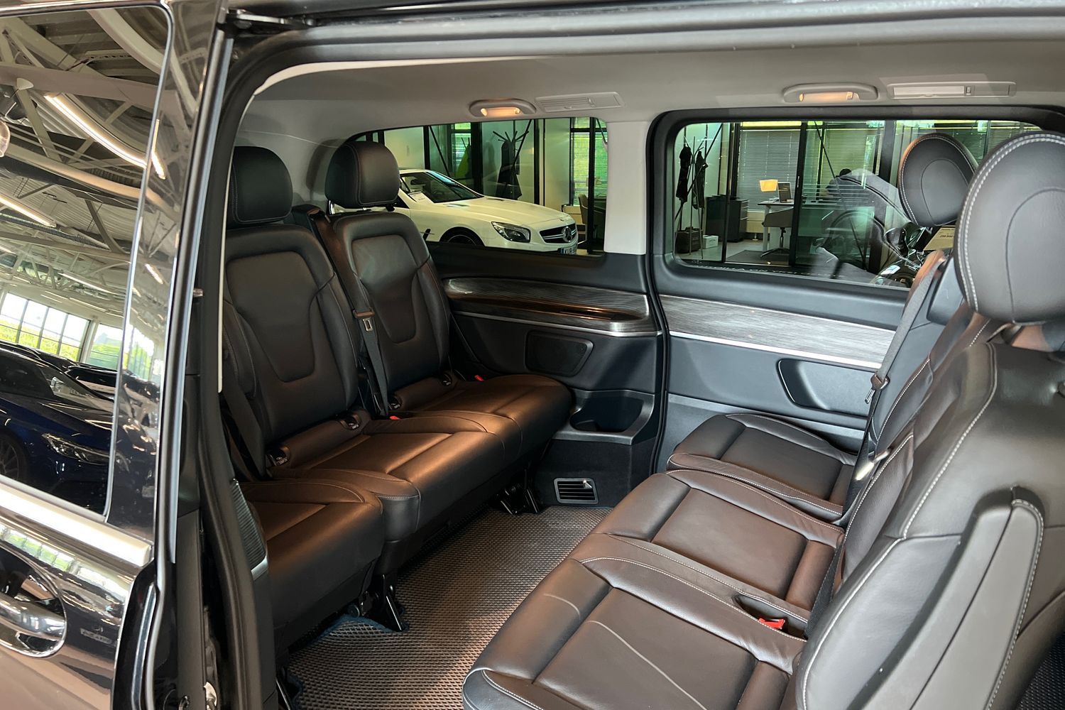 Mercedes-Benz V 300 2023