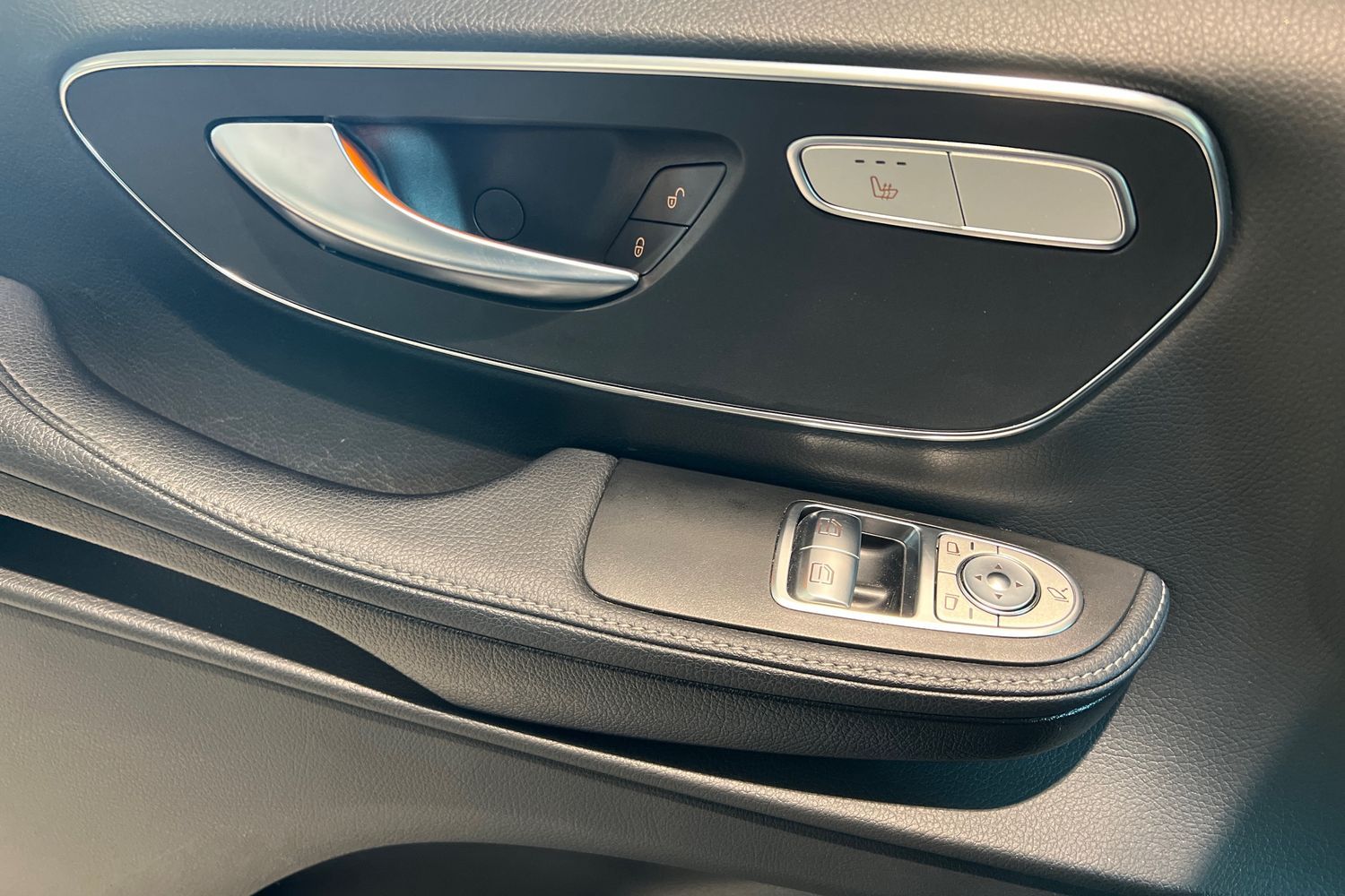 Mercedes-Benz V 300 2023