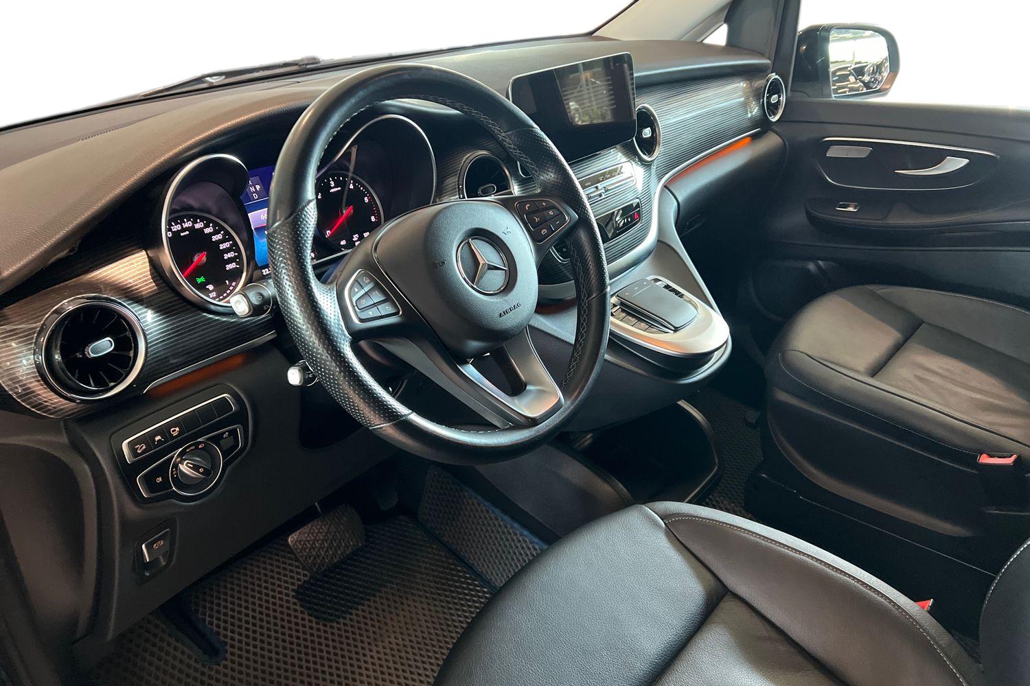 Mercedes-Benz V 300 2023